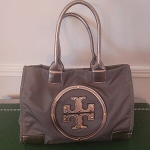 Tory Burch StyleTote Bag is NOT REAL, not authentic. Bronze Nylon Material Clean
